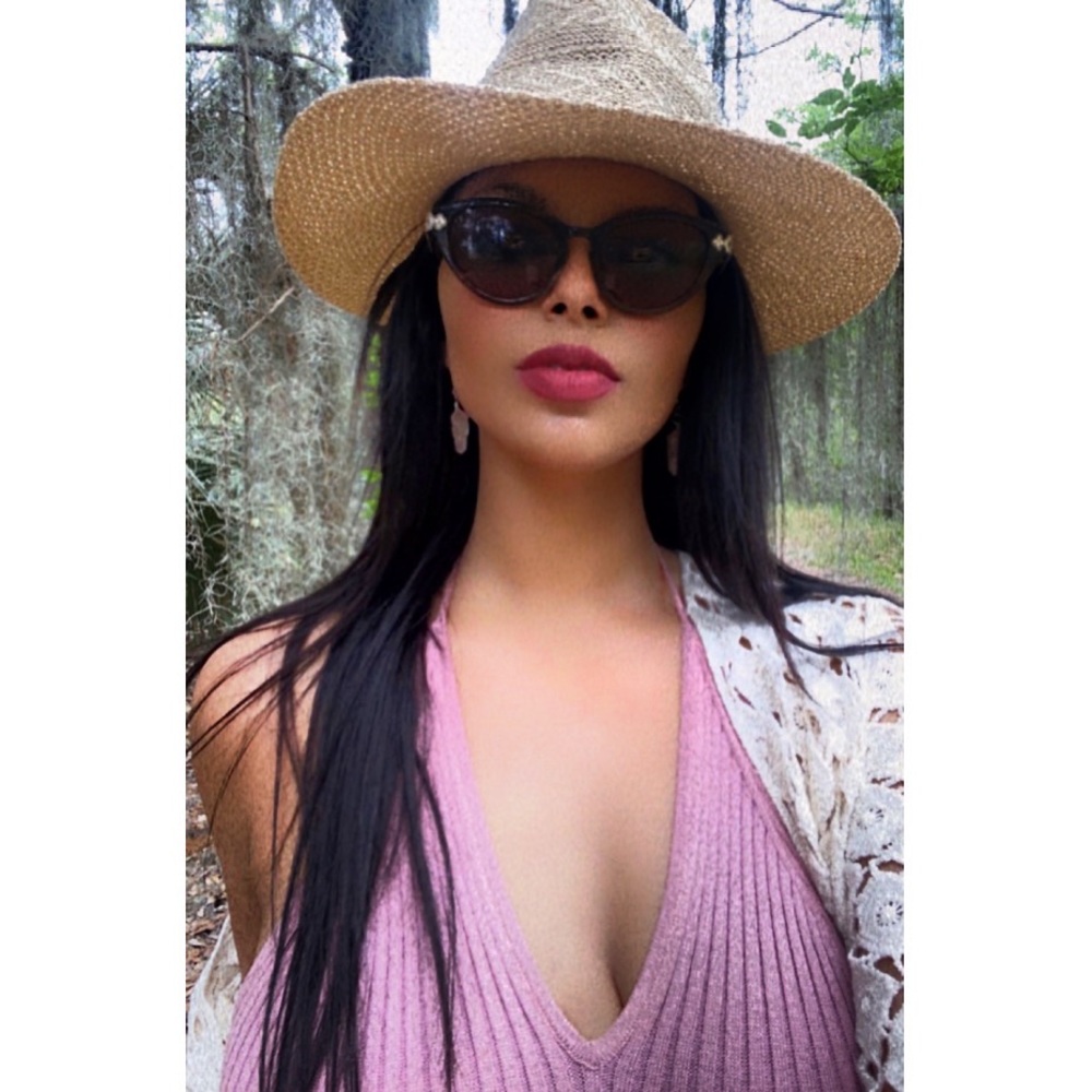 Meet your seller 💘